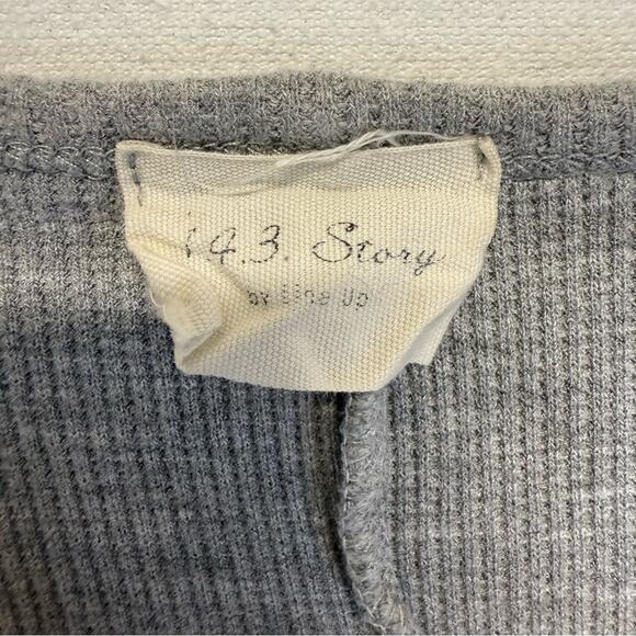 1.4.3. Story by Line Up V-neck Tunic Top waffle knit Women’s Large Gray - Picture 4 of 7